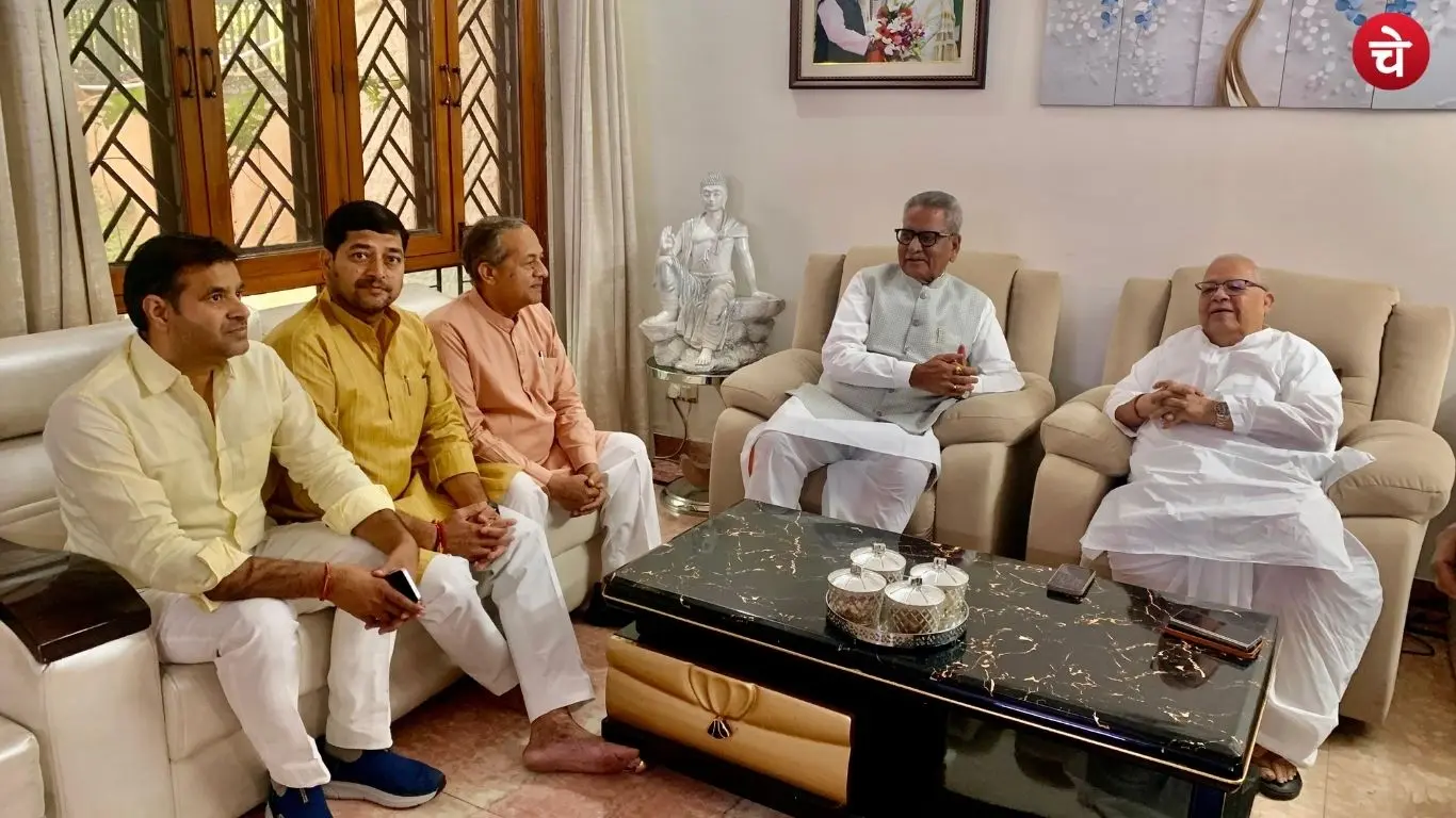 Om Prakash Mathur met Kalraj Mishra in Noida